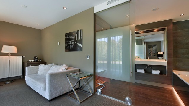 chambre supérieure à cabine infrarouge avec balcon